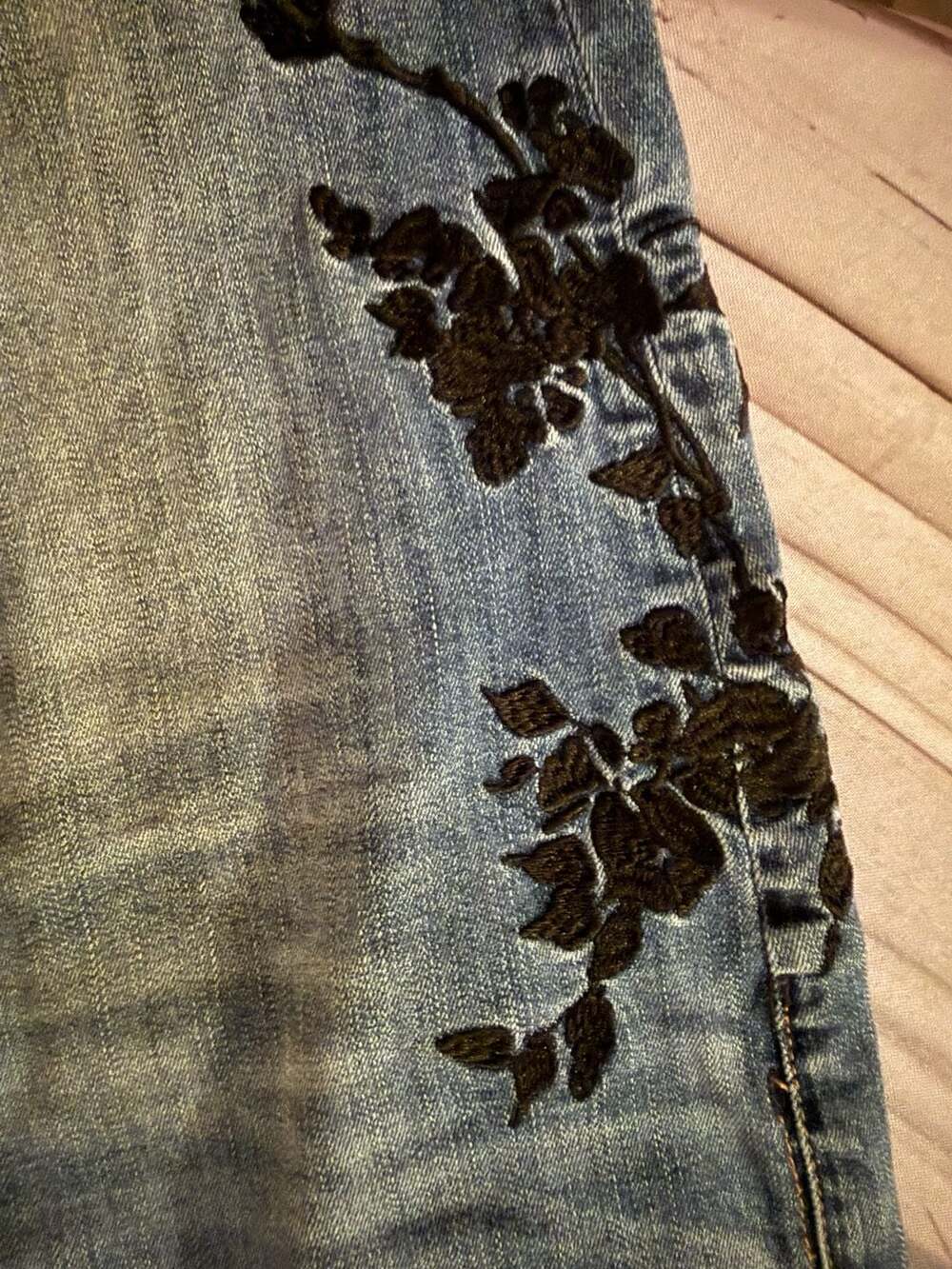 White House Black Market The Skinny Ankle Jeans Size 12 Floral Embroidered